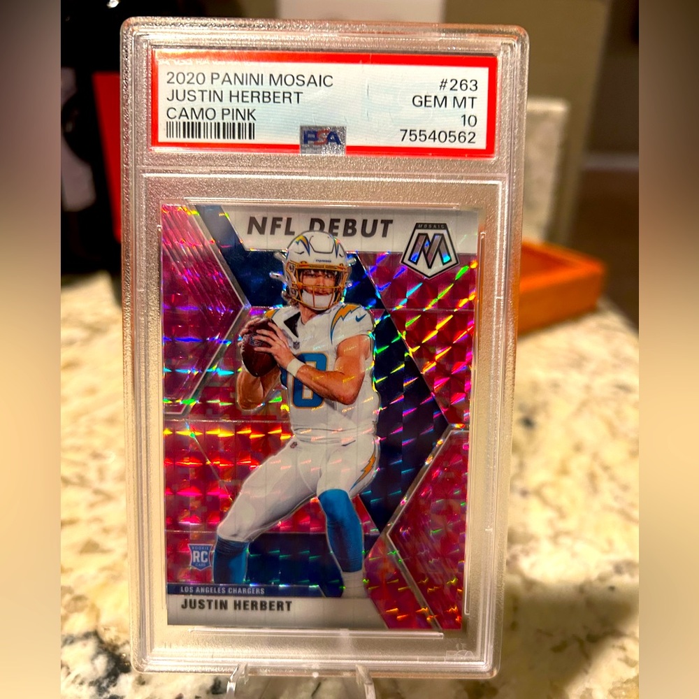 2020 Mosaic Justin Herbert Pink NFL Debut PSA 10